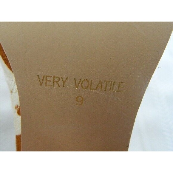 Very Volatile Cowhide Ankle Boot Womens Size 9 w/3" Heel - Picture 9 of 12